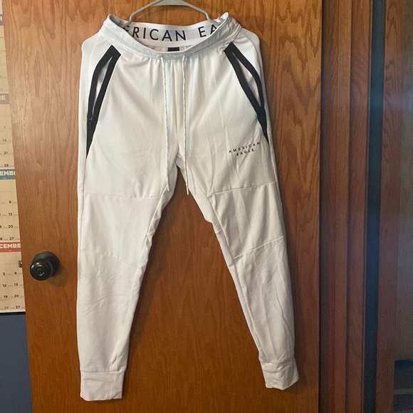 American Eagle Joggers - Picture 1 of 5
